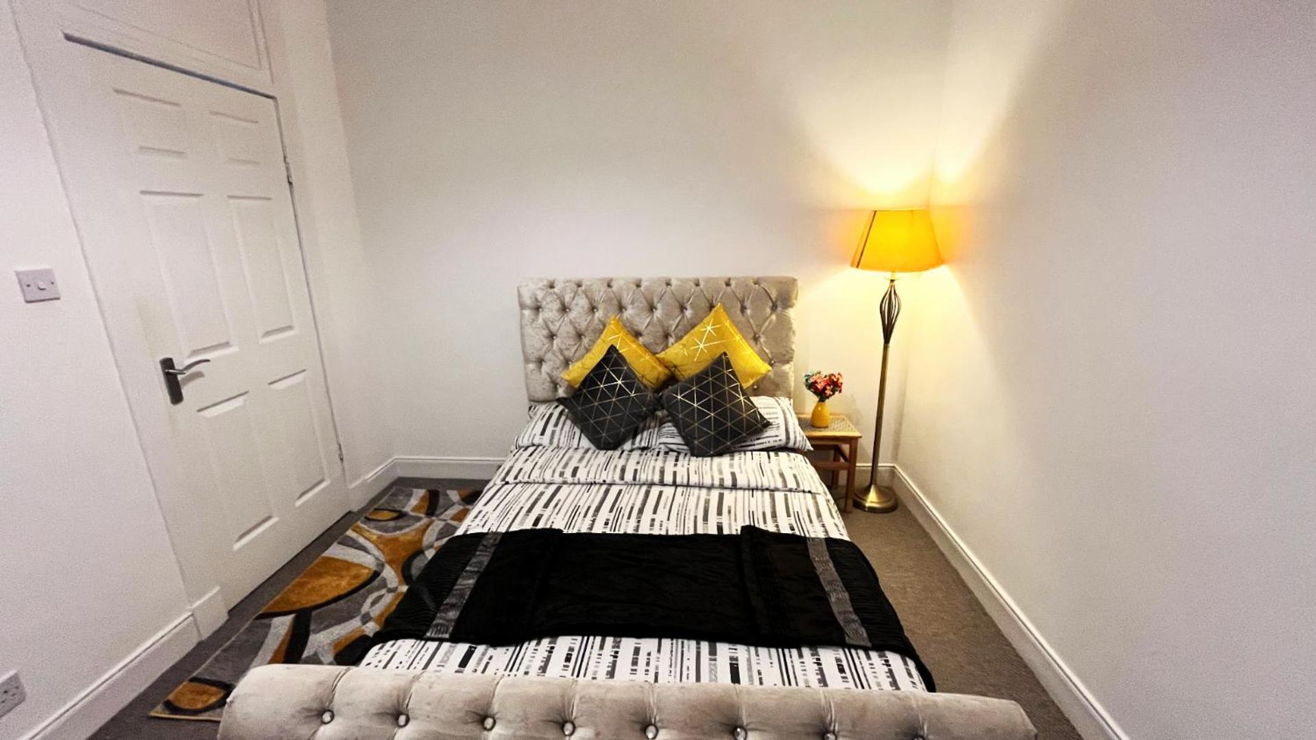2 Bedrooms Entire Apartment Self Check In Kelty Ngoại thất bức ảnh